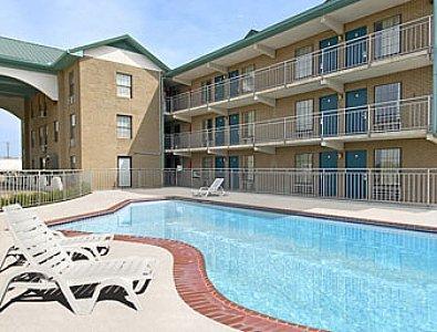 Super 8 By Wyndham Hotel